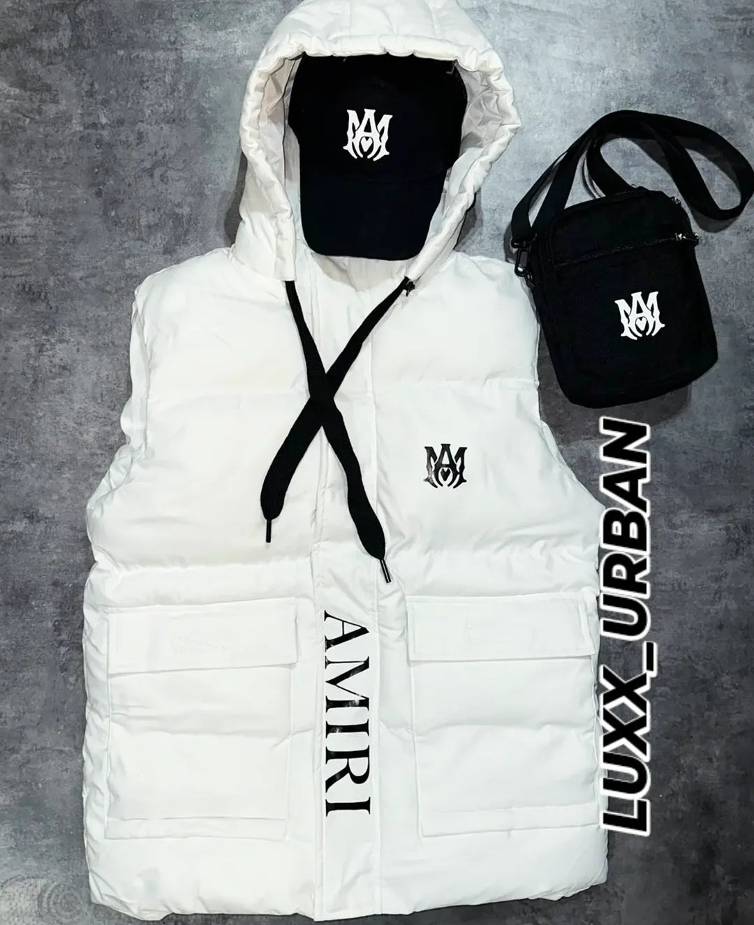 CHALECO CON ACCESORIOS