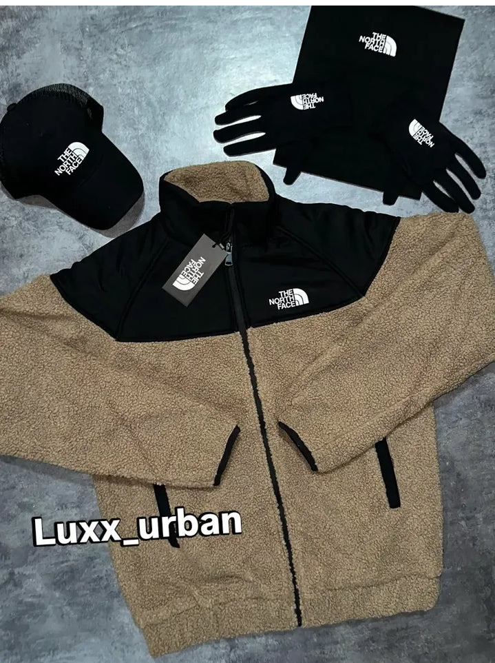 CHAQUETA CON ACCESORIOS