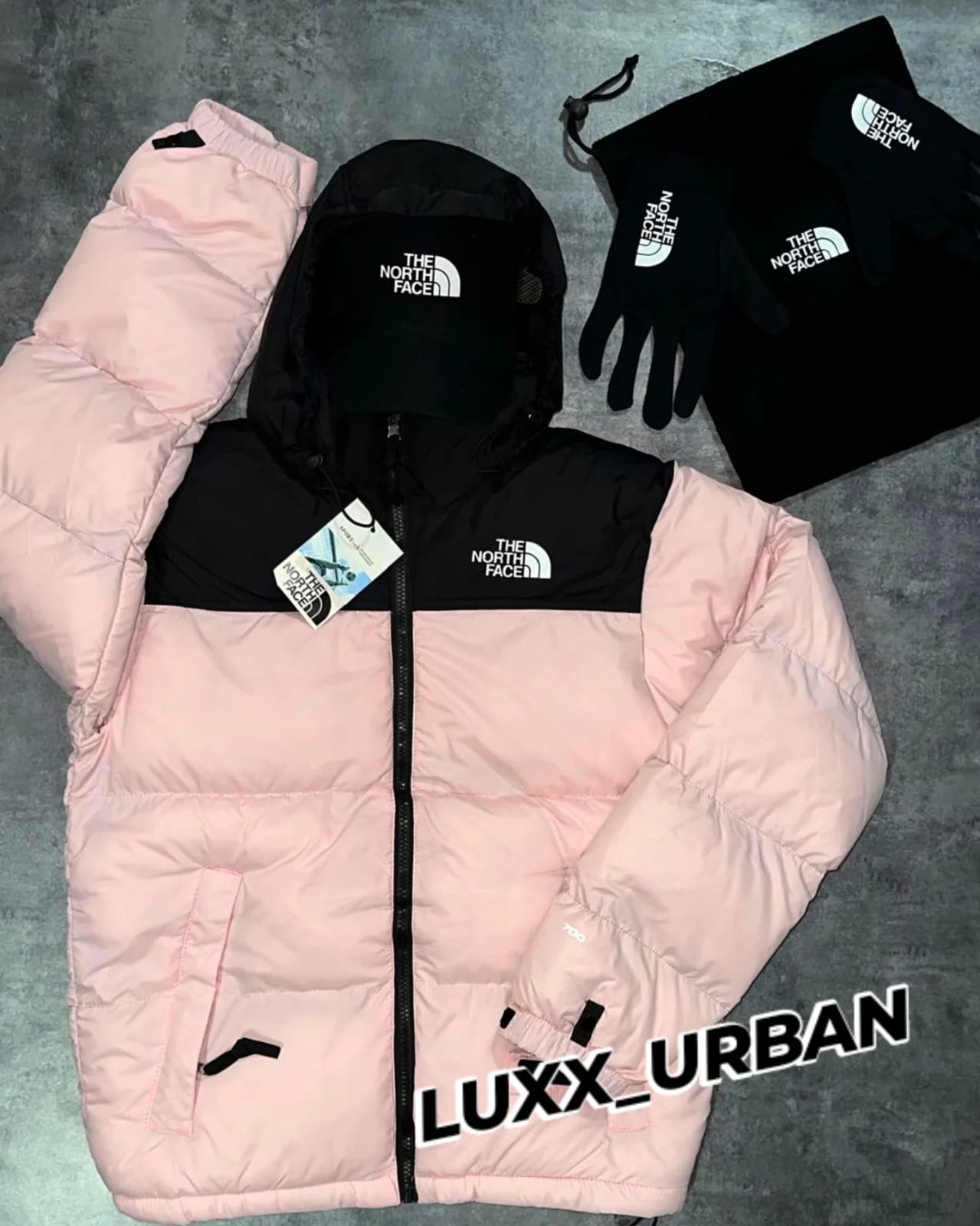 ABRIGO CON ACCESORIOS