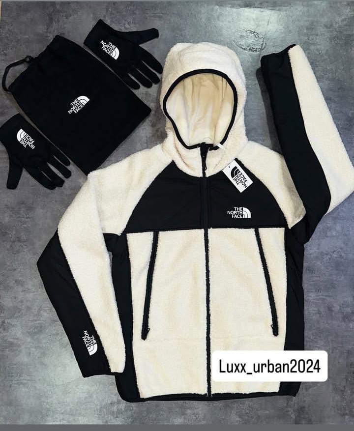 ABRIGO POLAR CON ACCESORIOS