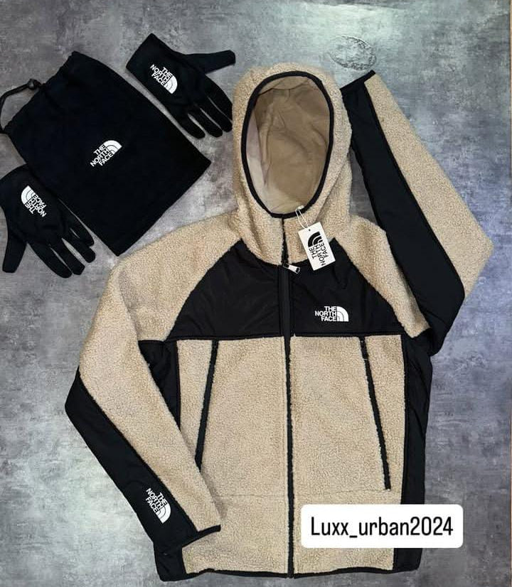 ABRIGO POLAR CON ACCESORIOS