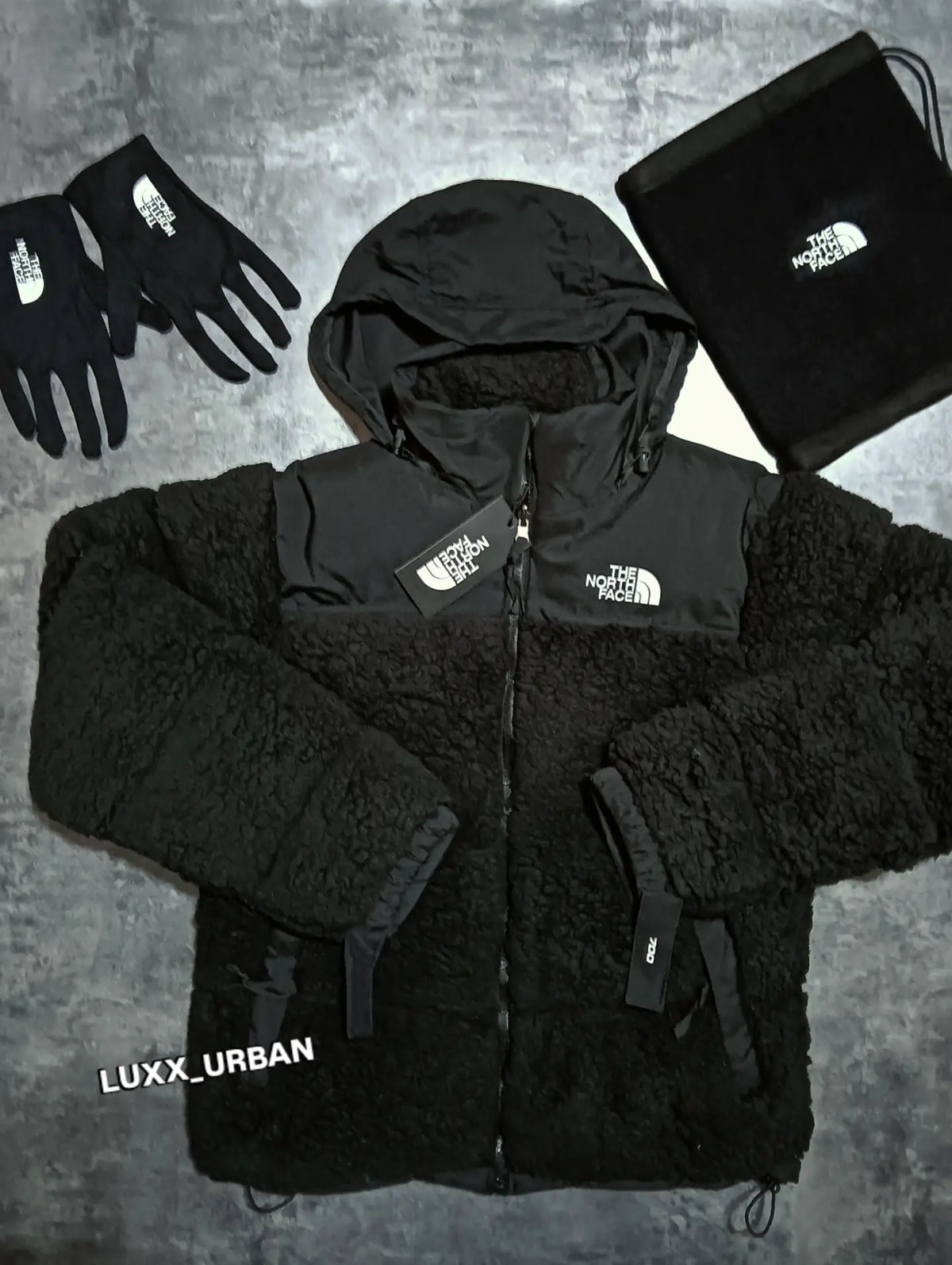 CHAQUETÓN POLAR CON ACCESORIOS
