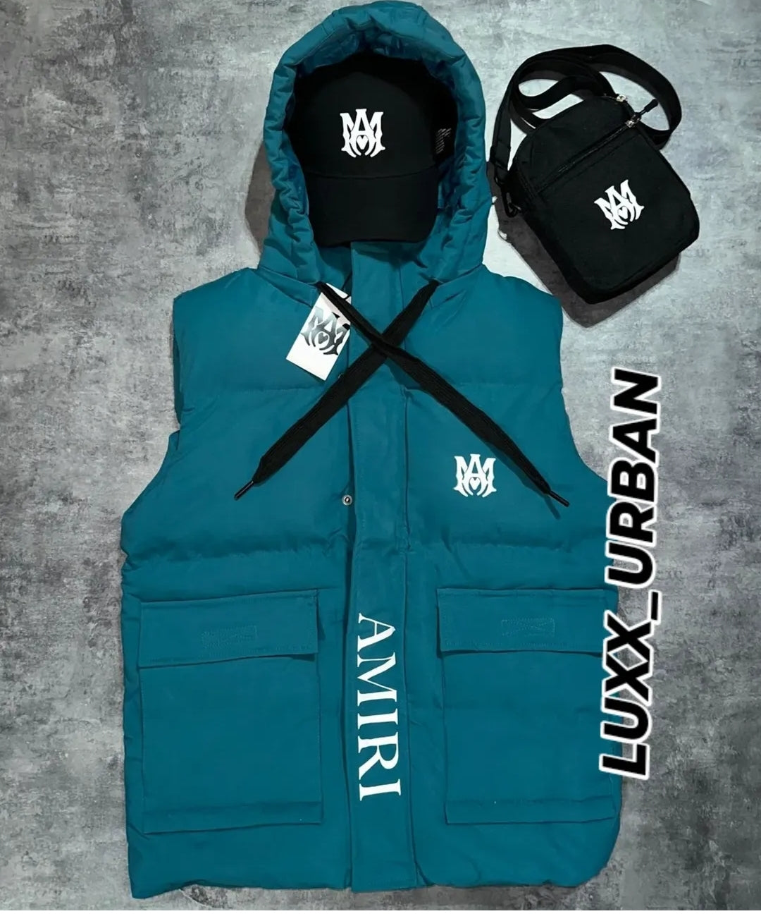 CHALECO CON ACCESORIOS